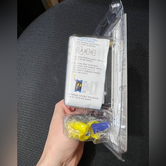 Lutron Caseta Claro Smart Switch - White DVRF-5NS-WH-R - Picture 3 of 5